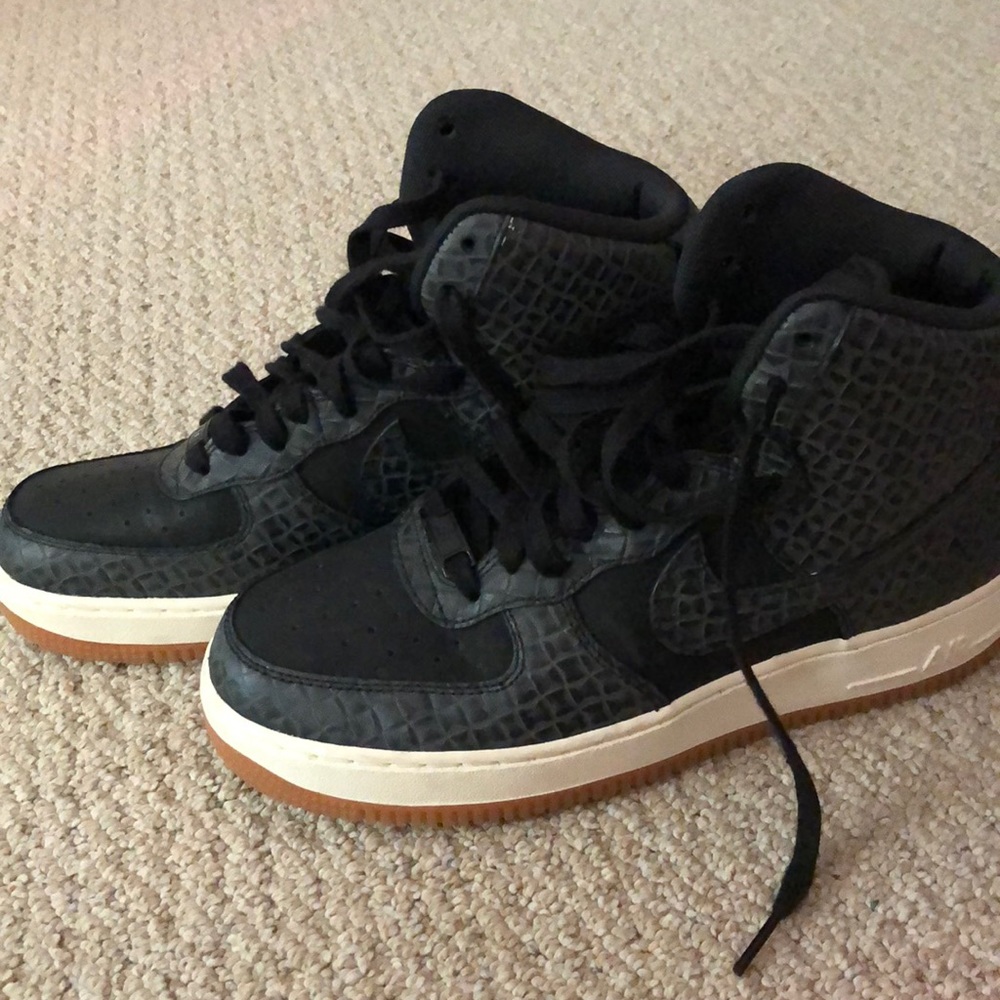 Black Air Force Ones